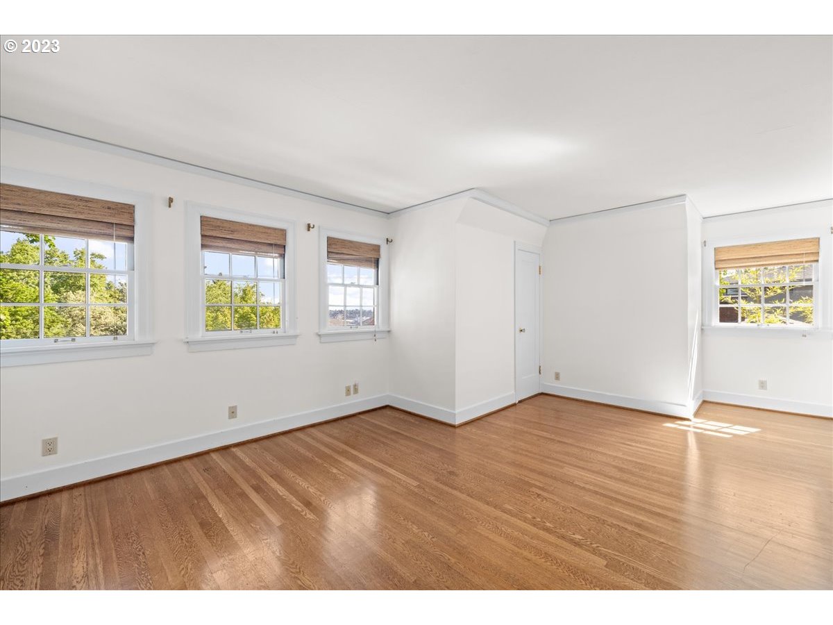 2896 Northwest Westover Road Portland, OR 97210 - Photo 25 of 34 Gallery Image 25