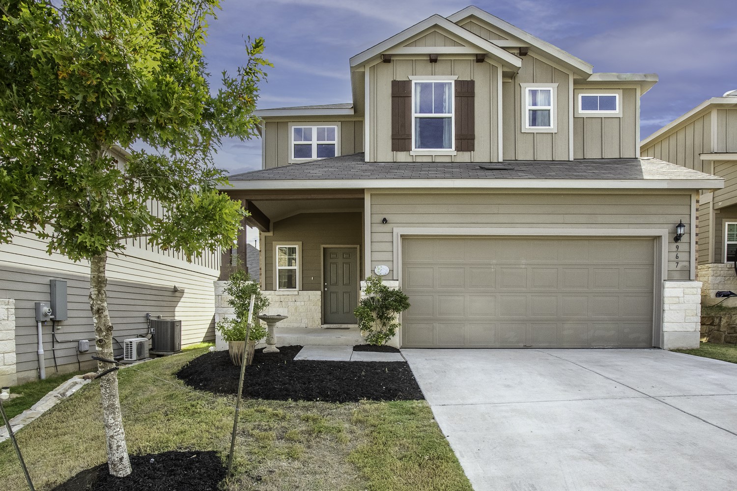 a front view of house with yard