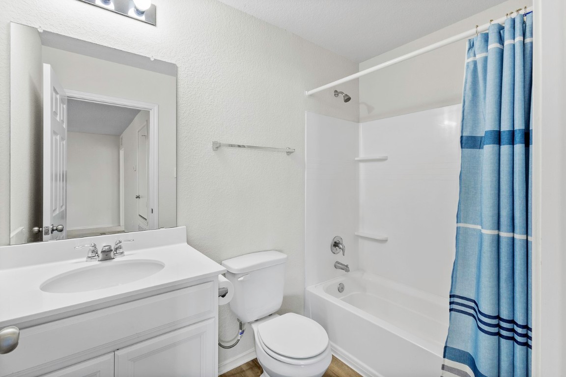 967 Pepperbark Loop Buda, TX 78610 - Photo 20 of 29 Full bathroom with shower / tub combo located on 2nd floor