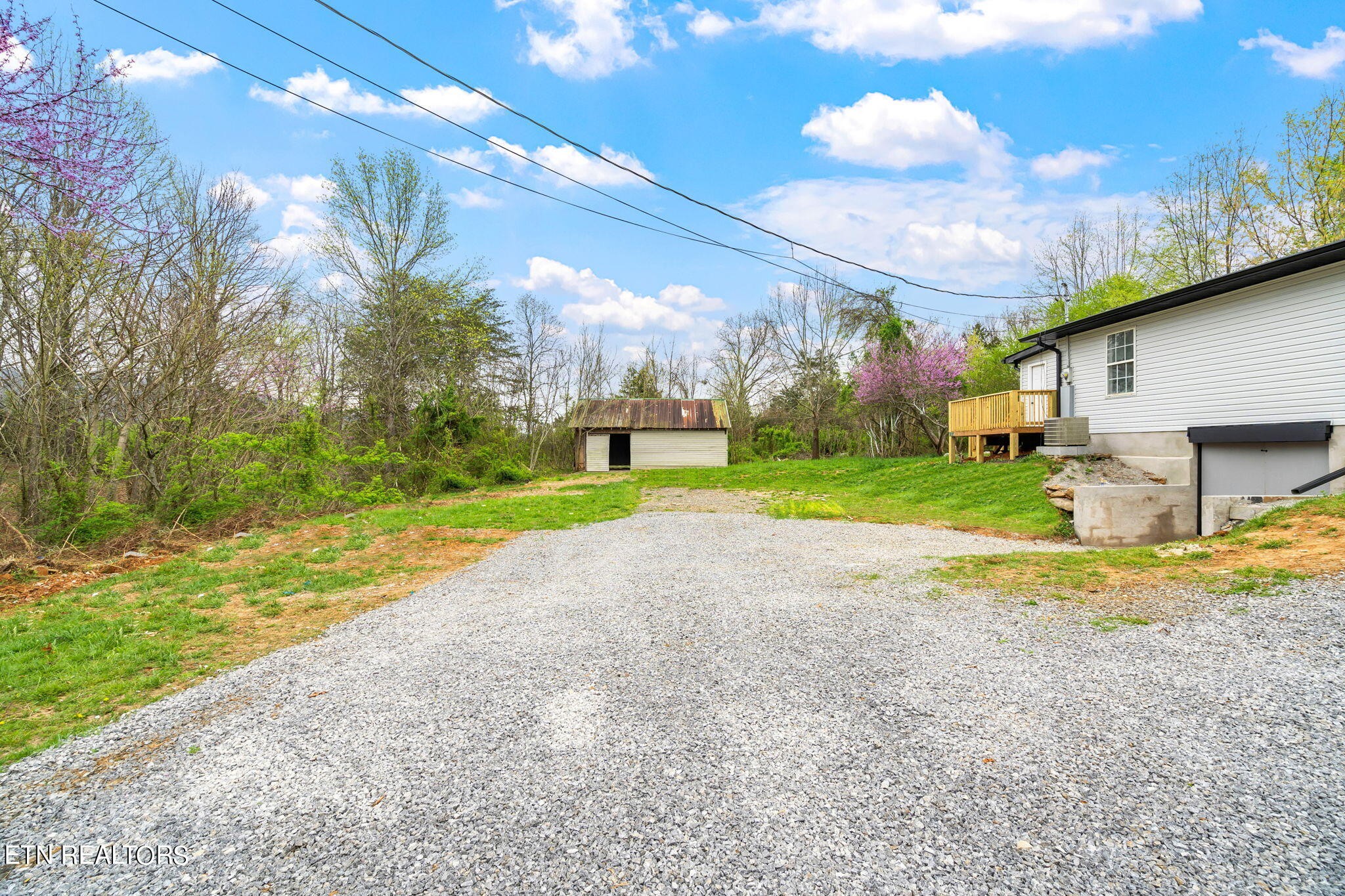 218 Oakmont Road Bean Station, TN 37708 - Photo 30 of 32 Gallery Image 30