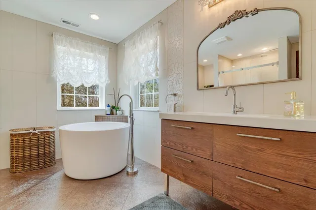 $790,000 | 116 Red Bud Lane, Kunkletown, PA 18058