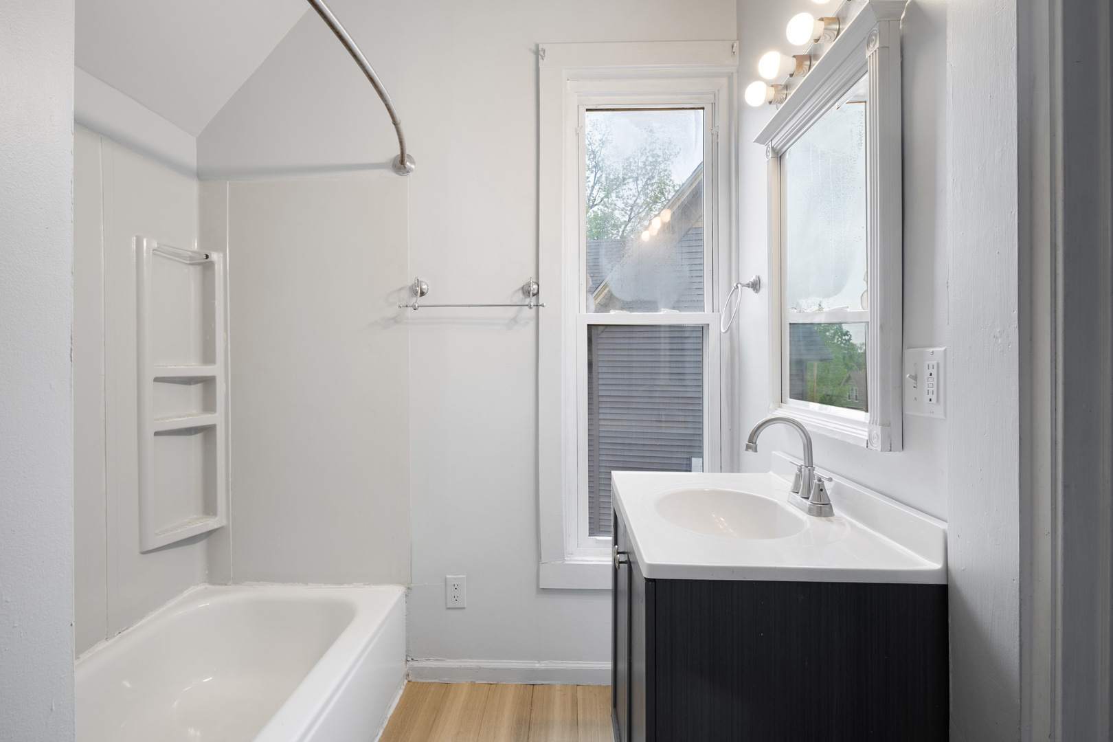 447 Ashland Avenue Elgin, IL 60123 - Photo 17 of 30