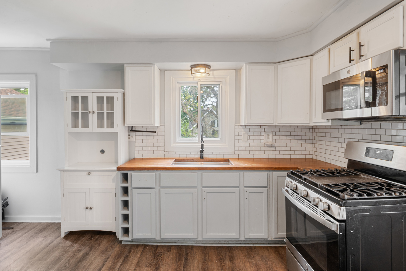 447 Ashland Avenue Elgin, IL 60123 - Photo 10 of 30