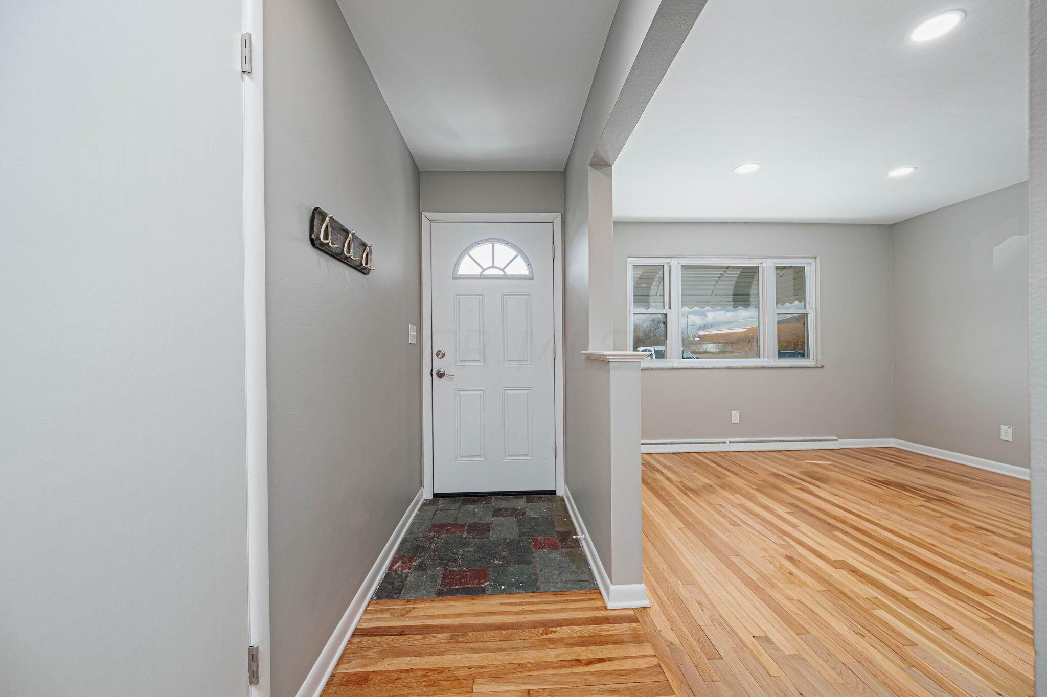 3222 Briggs Road Columbus, OH 43204 - Photo 9 of 56 Foyer