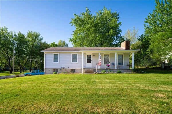 $300,000 | 606 East Prospect Street, Cameron, MO 64429