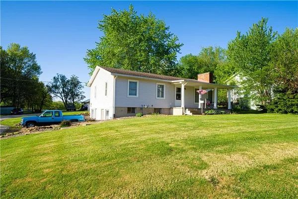 $300,000 | 606 East Prospect Street, Cameron, MO 64429