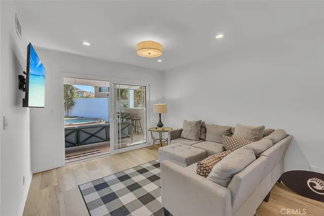 $10,500 | 4340 Guava Avenue, Seal Beach, CA 90740