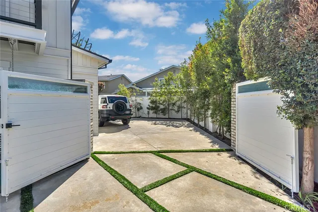 $10,500 | 4340 Guava Avenue, Seal Beach, CA 90740