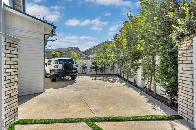 $10,500 | 4340 Guava Avenue, Seal Beach, CA 90740