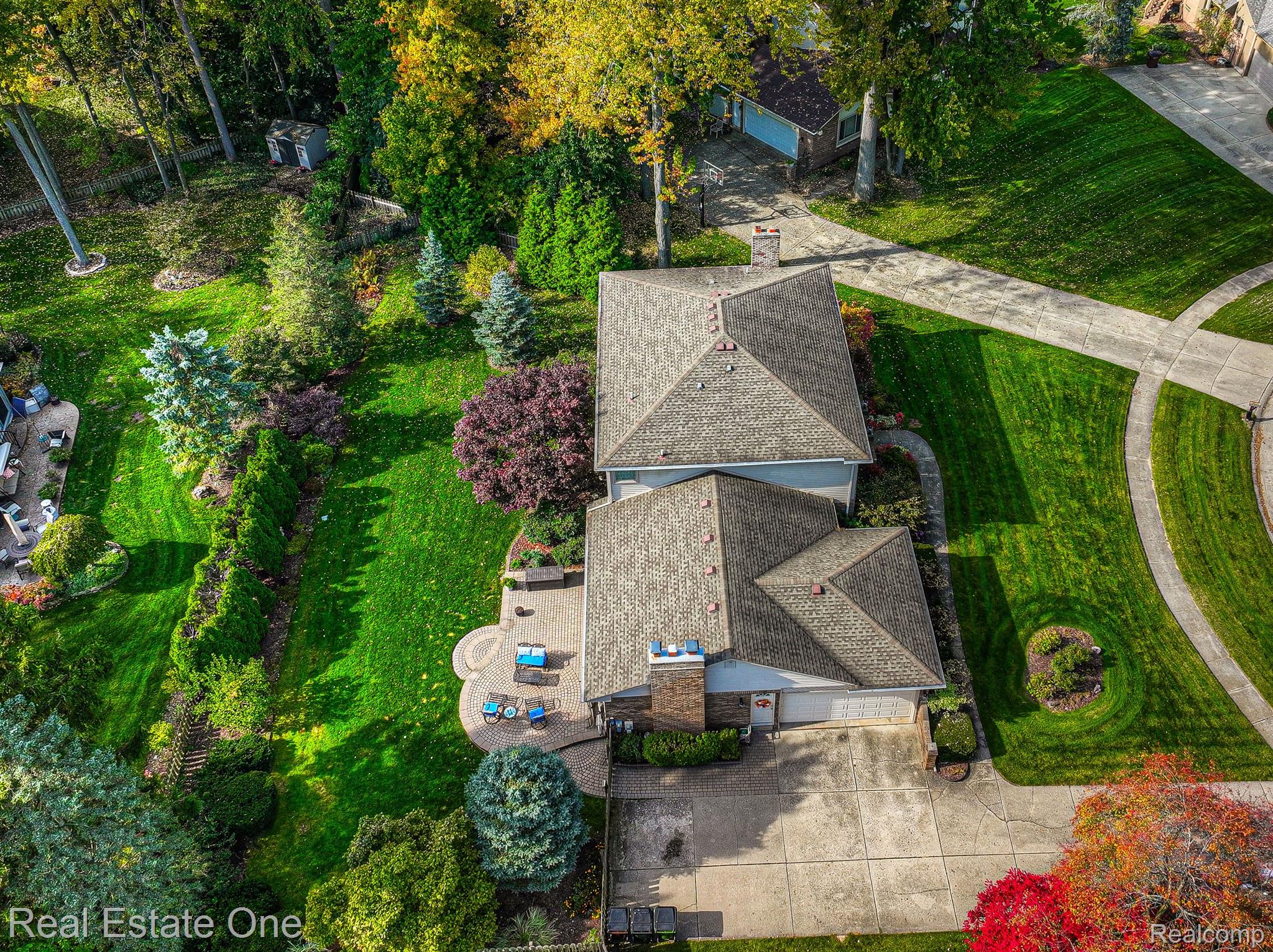 11700 Raintree Court Utica, MI 48315 - Photo 32 of 35 Loads of privacy on your large lot
