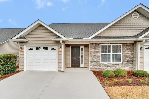 $279,900 | 107 Shalom Drive, Simpsonville, SC 29681