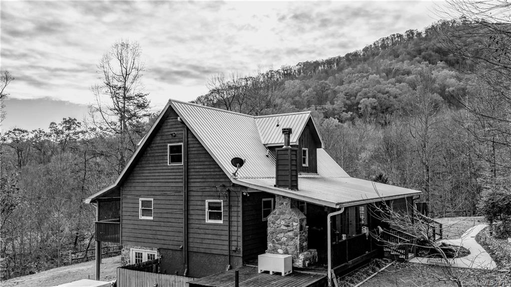 1972 Shook Cove Road Tuckasegee, NC 28783 - Photo 1 of 35 Gallery Image 1