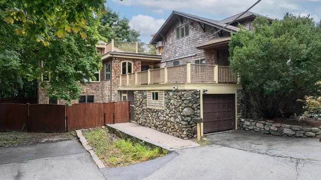 $3,800 | 328 East Street, Unit 1, Hingham, MA 02043