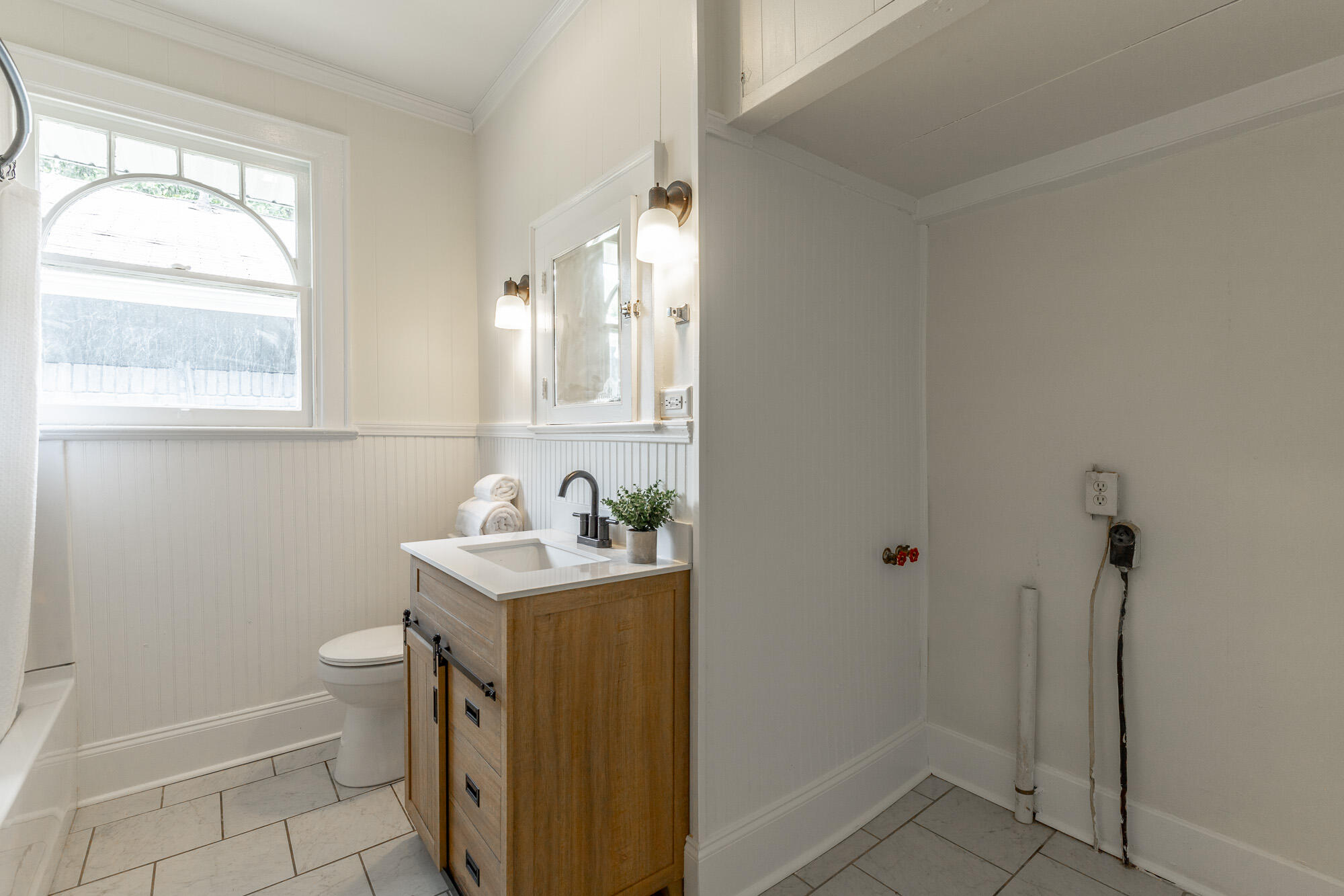 5405 St Elmo Avenue Chattanooga, TN 37409 - Photo 17 of 25 Hall Full Bath