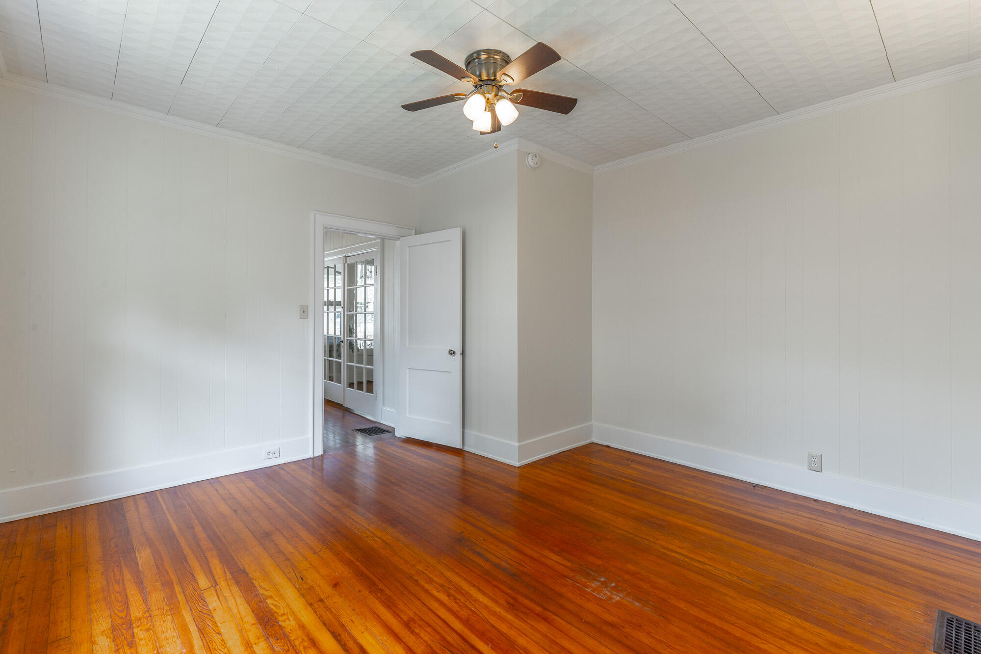 5405 St Elmo Avenue Chattanooga, TN 37409 - Photo 20 of 25 2nd Bedroom