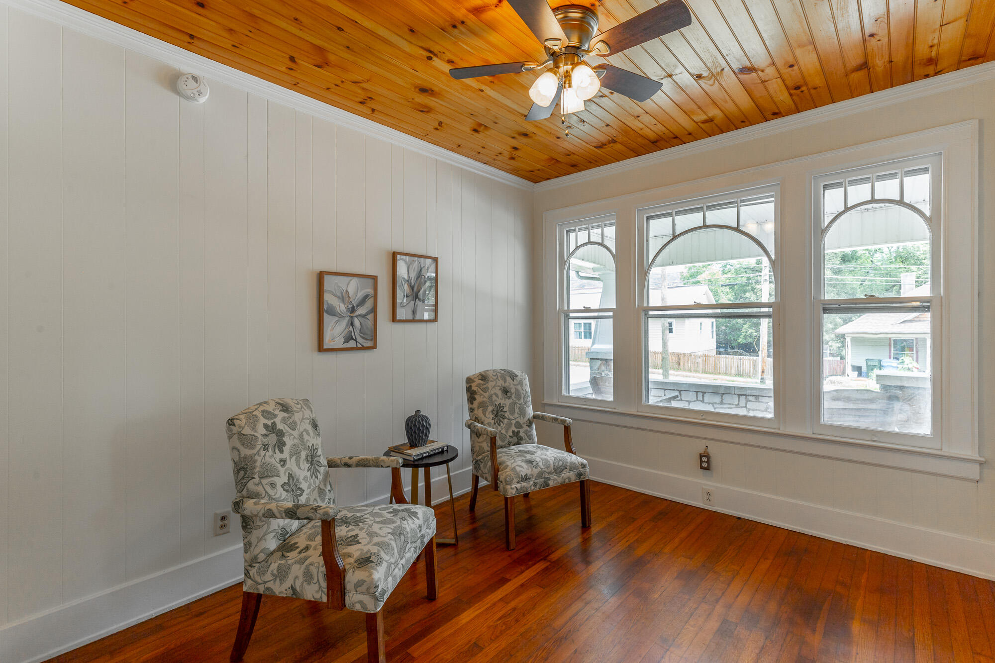 5405 St Elmo Avenue Chattanooga, TN 37409 - Photo 21 of 25 Sunroom/Bonus Room
