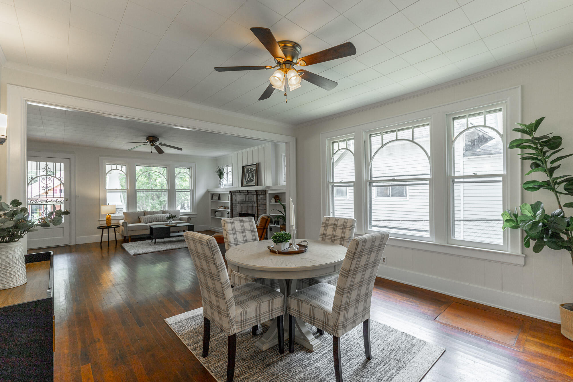 5405 St Elmo Avenue Chattanooga, TN 37409 - Photo 6 of 25 Bright Dining Area