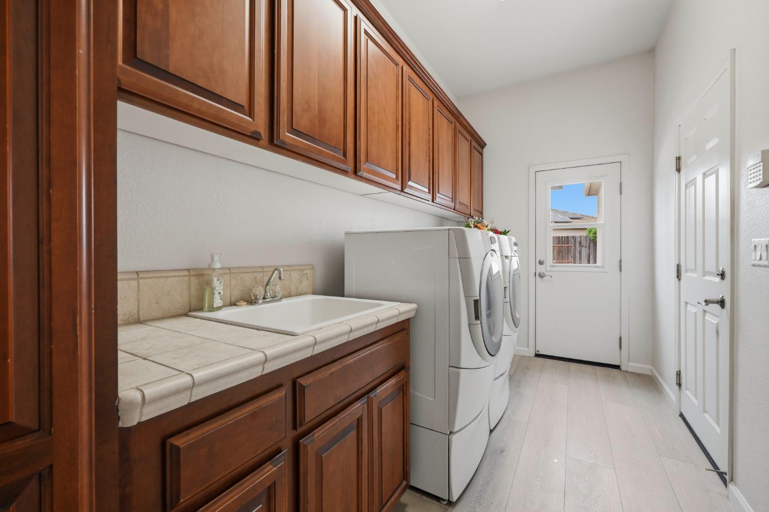 8537 Bridgestone Crescent Road Roseville, CA 95747 - Photo 40 of 64