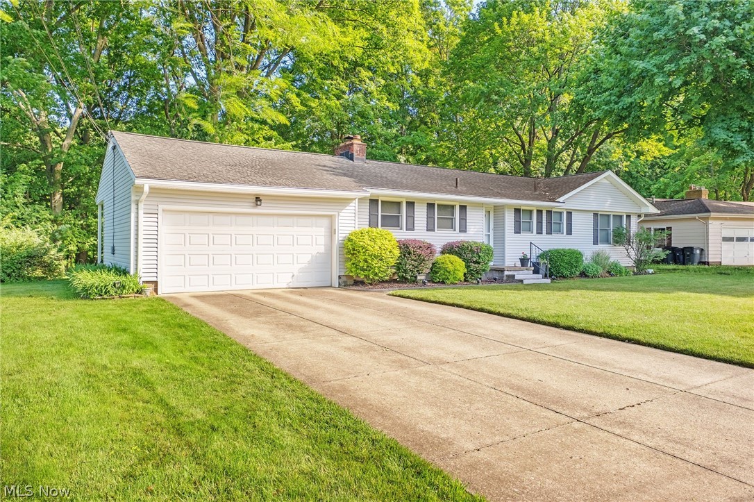 2315 Burnham Road Akron, OH 44333 - Photo 3 of 38
