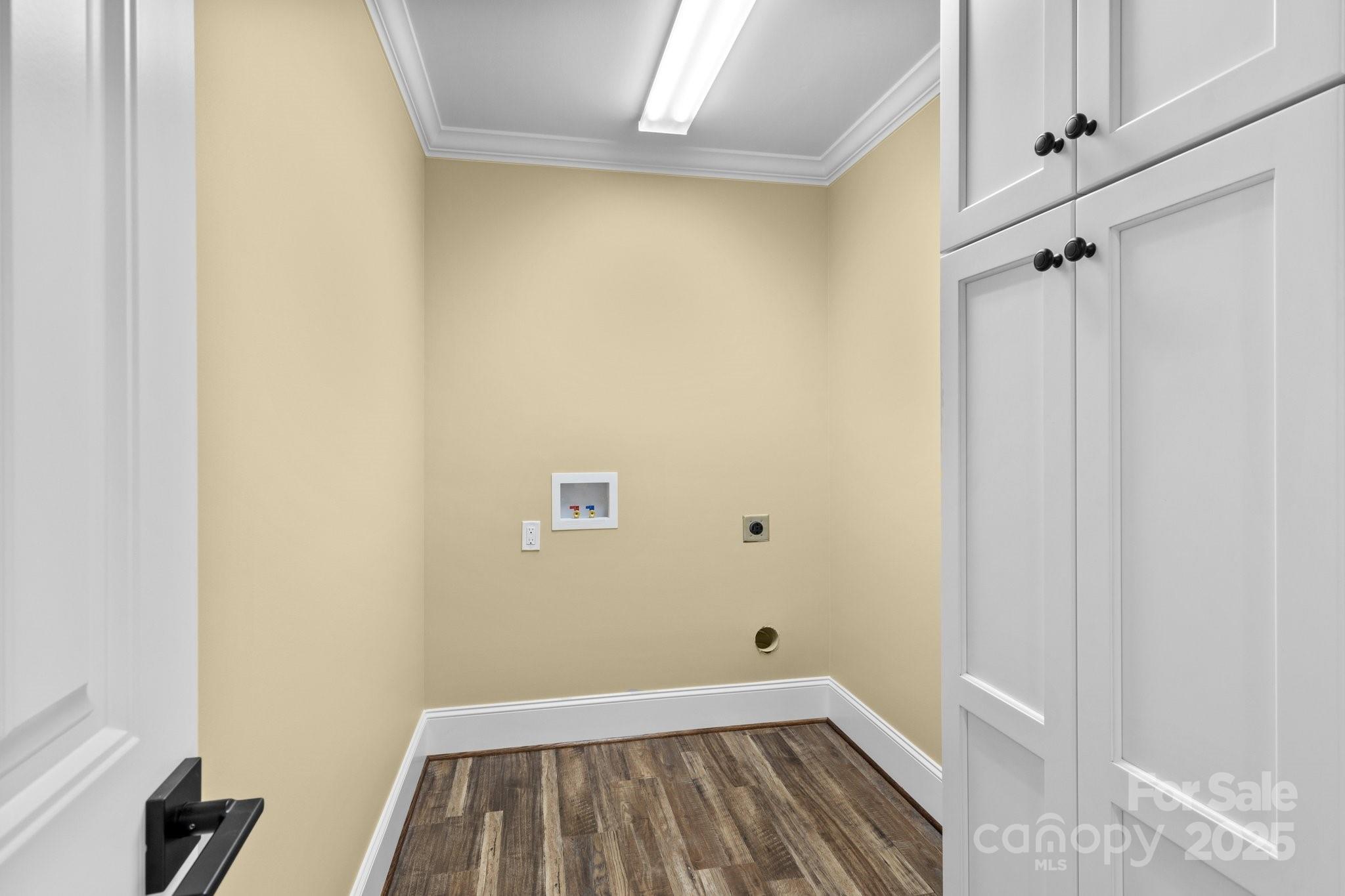 893 Chief Thomas Road Harmony, NC 28634 - Photo 8 of 38 a view of small space