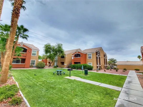 $1,075 | 8101 West Flamingo Road, Unit 1135, Las Vegas, NV 89147
