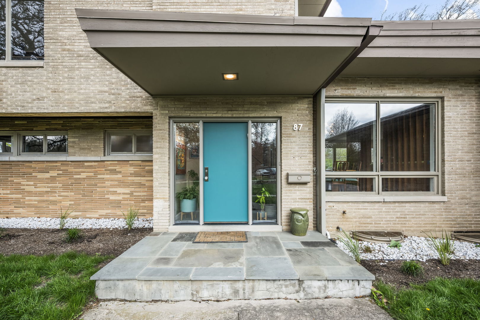 87 Ravinoaks Lane Highland Park, IL 60035 - Photo 4 of 61