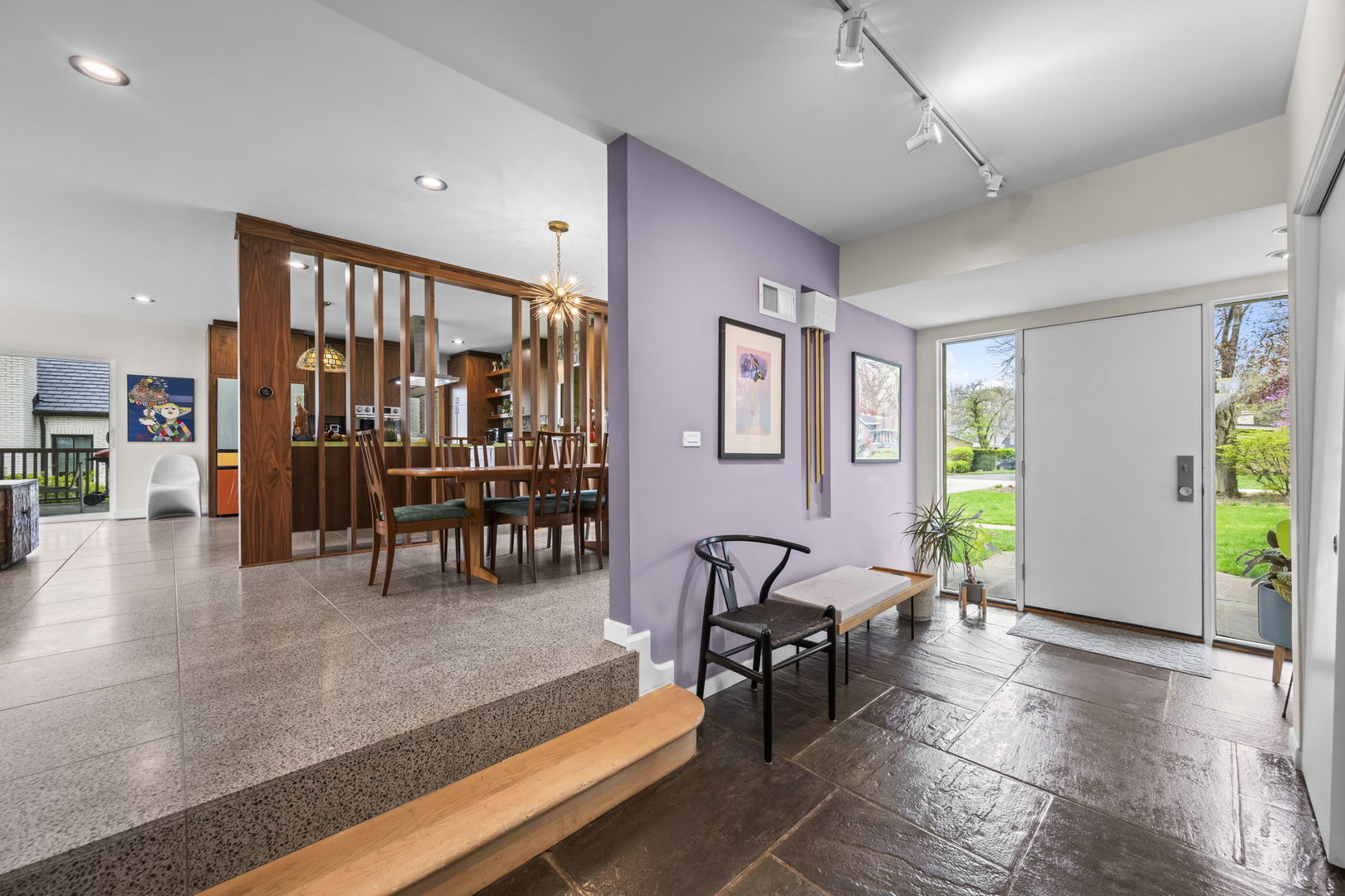 87 Ravinoaks Lane Highland Park, IL 60035 - Photo 5 of 61