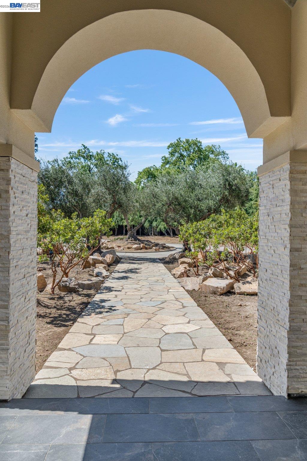 1080 Finley Road Pleasanton, CA 94588 - Photo 8 of 84 Gallery Image 8