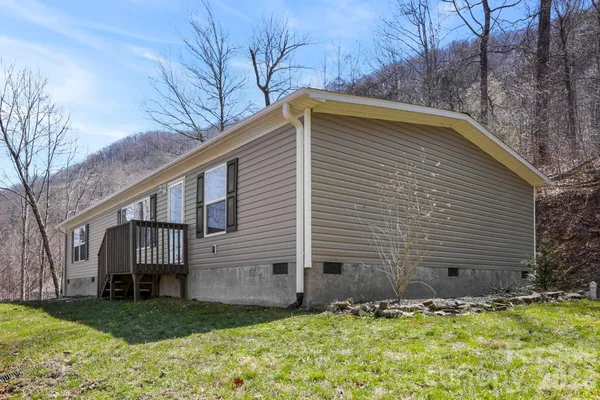$390,000 | 256 Inglewood Cove Road, Waynesville, NC 28786