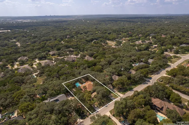 an aerial view of multiple house