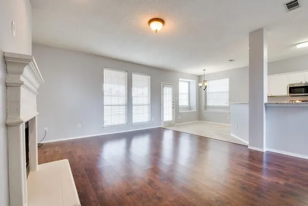 $2,450 | 7813 Park Run Road, Fort Worth, TX 76137