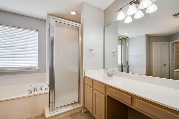 $2,450 | 7813 Park Run Road, Fort Worth, TX 76137