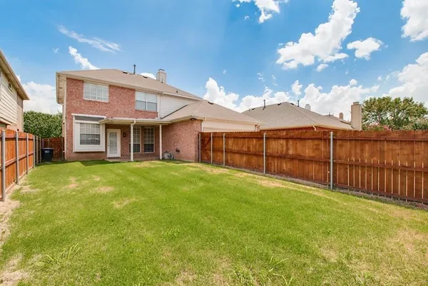 $2,450 | 7813 Park Run Road, Fort Worth, TX 76137