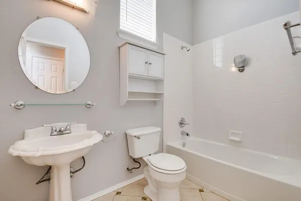$2,450 | 7813 Park Run Road, Fort Worth, TX 76137
