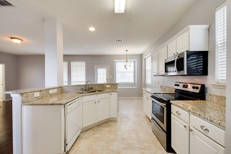 7813 Park Run Road Fort Worth, TX 76137 - Photo 8 of 28