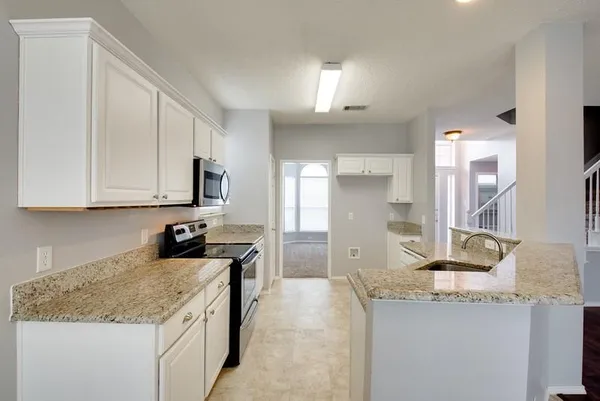 $2,450 | 7813 Park Run Road, Fort Worth, TX 76137