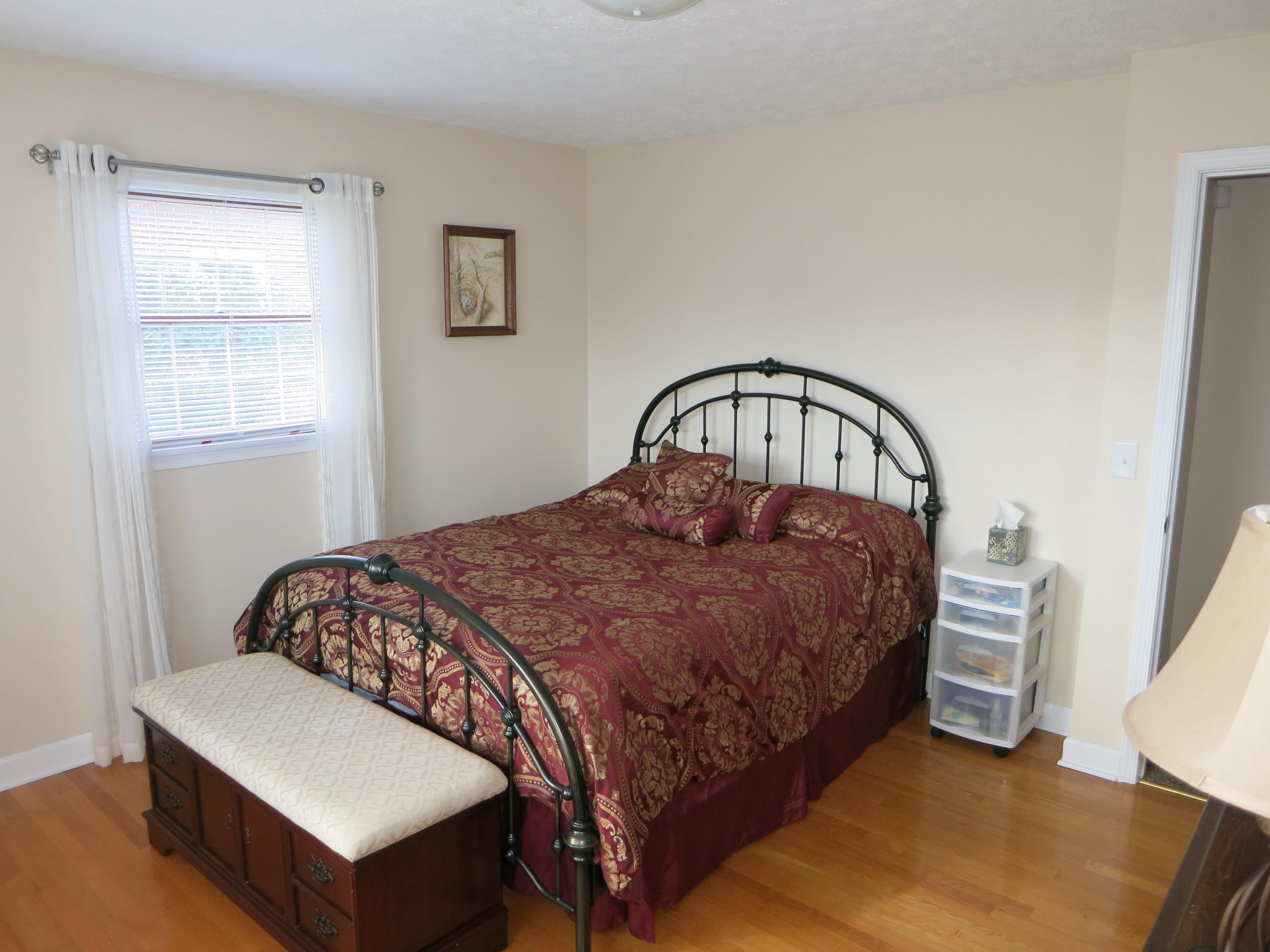 5705 Malvern Road Roanoke, VA 24012 - Photo 13 of 46 2nd Bedroom