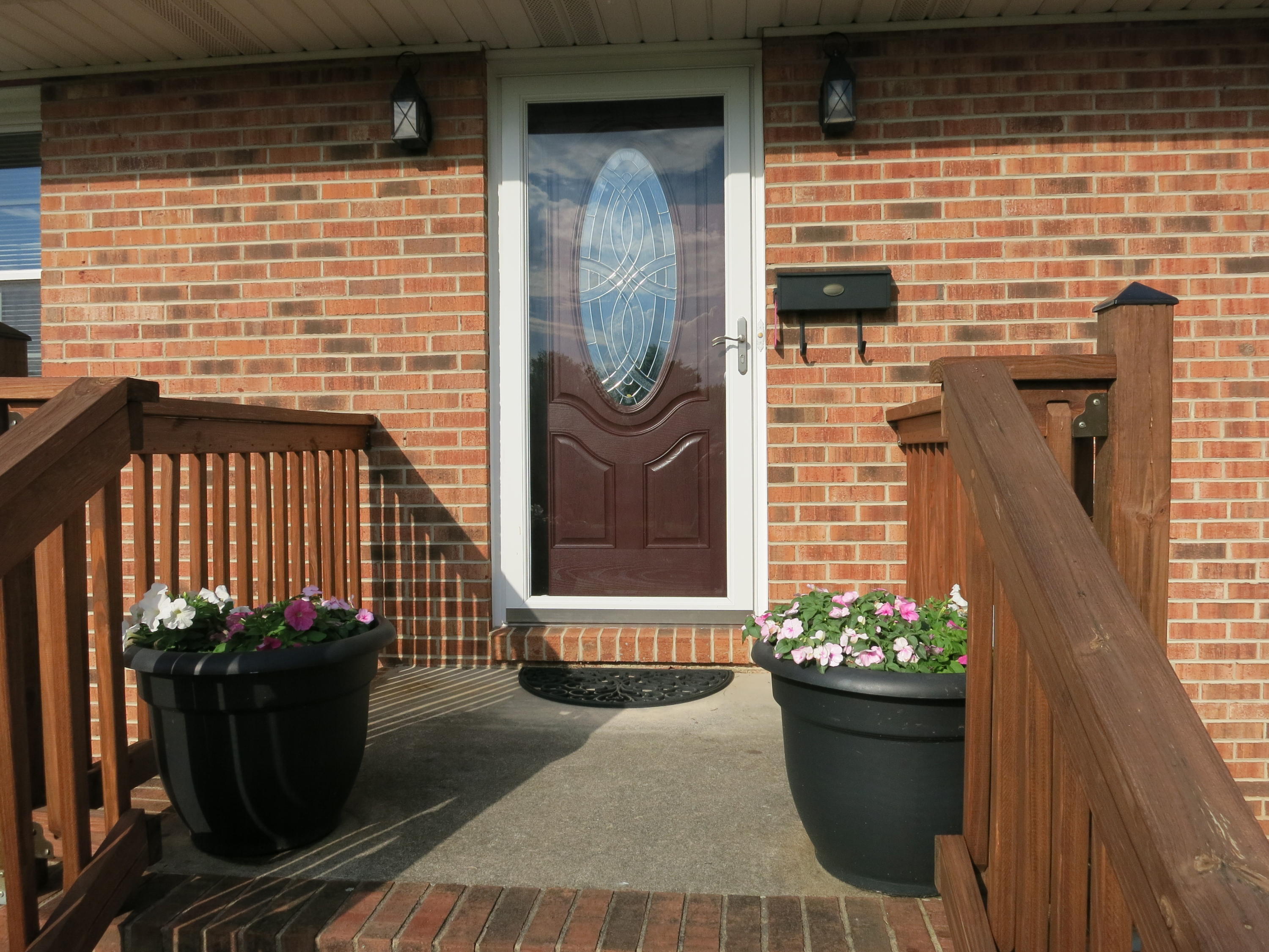 5705 Malvern Road Roanoke, VA 24012 - Photo 43 of 46 New front and storm door