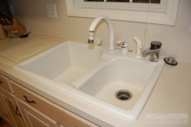 61 Briar Road Newland, NC 28657 - Photo 3 of 43 Gallery Image 3