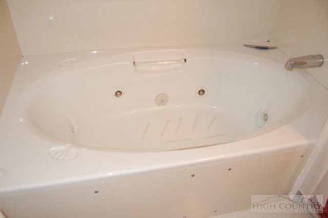 61 Briar Road Newland, NC 28657 - Photo 6 of 43 Gallery Image 6