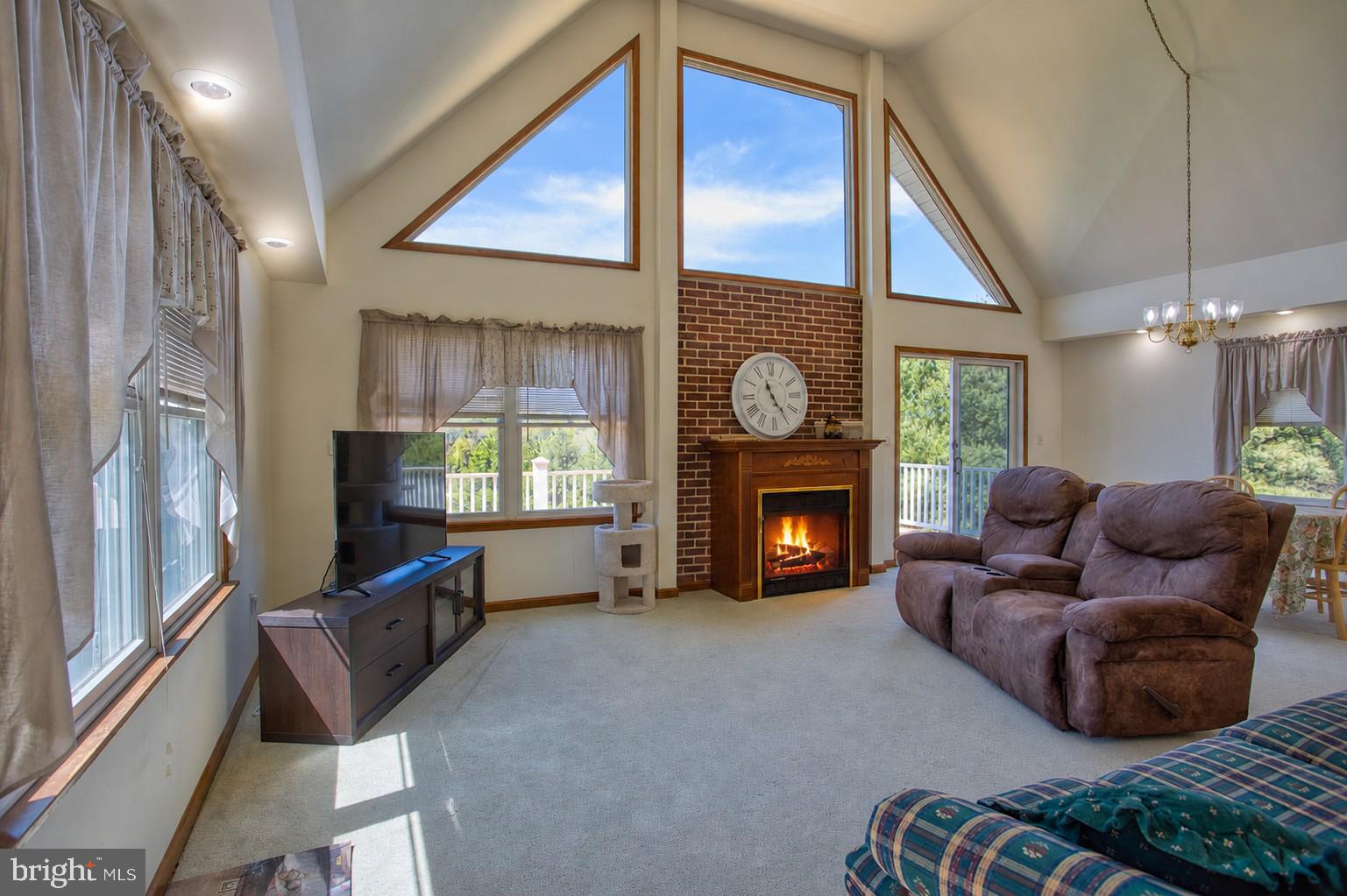 1129 Hemlock Road Grantsville, MD 21536 - Photo 4 of 72 Great Room