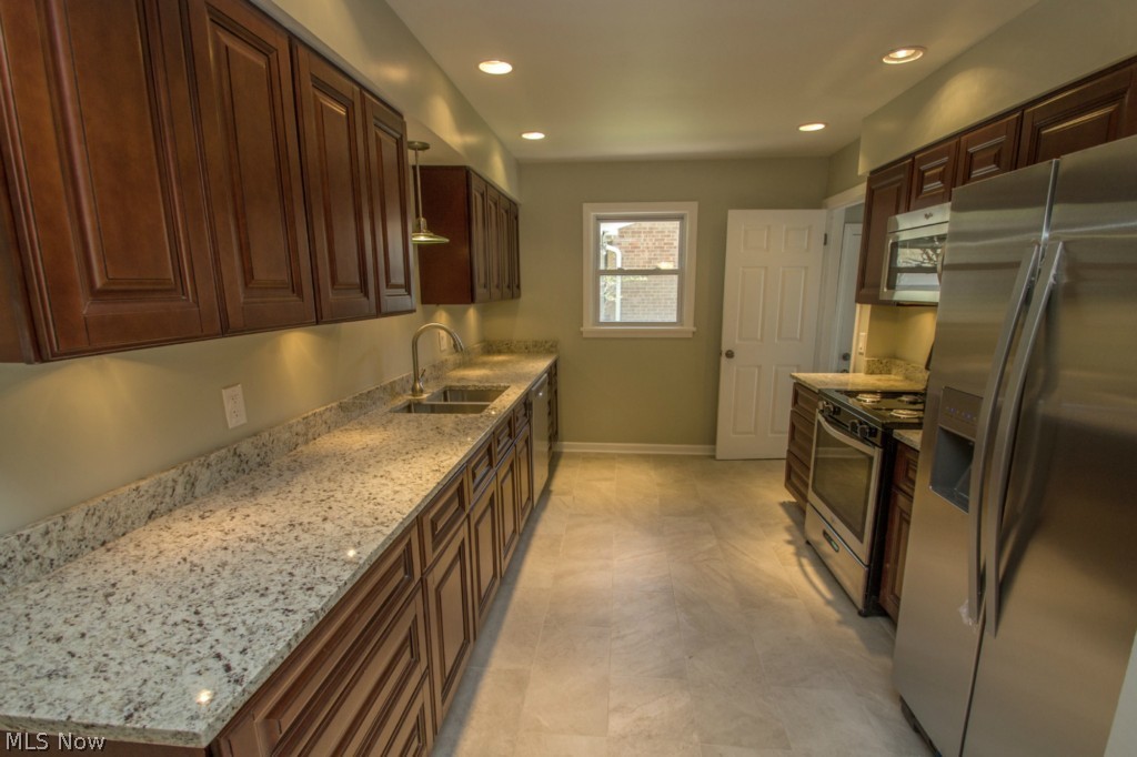 7569 Ruth Street Mentor, OH 44060 - Photo 6 of 25