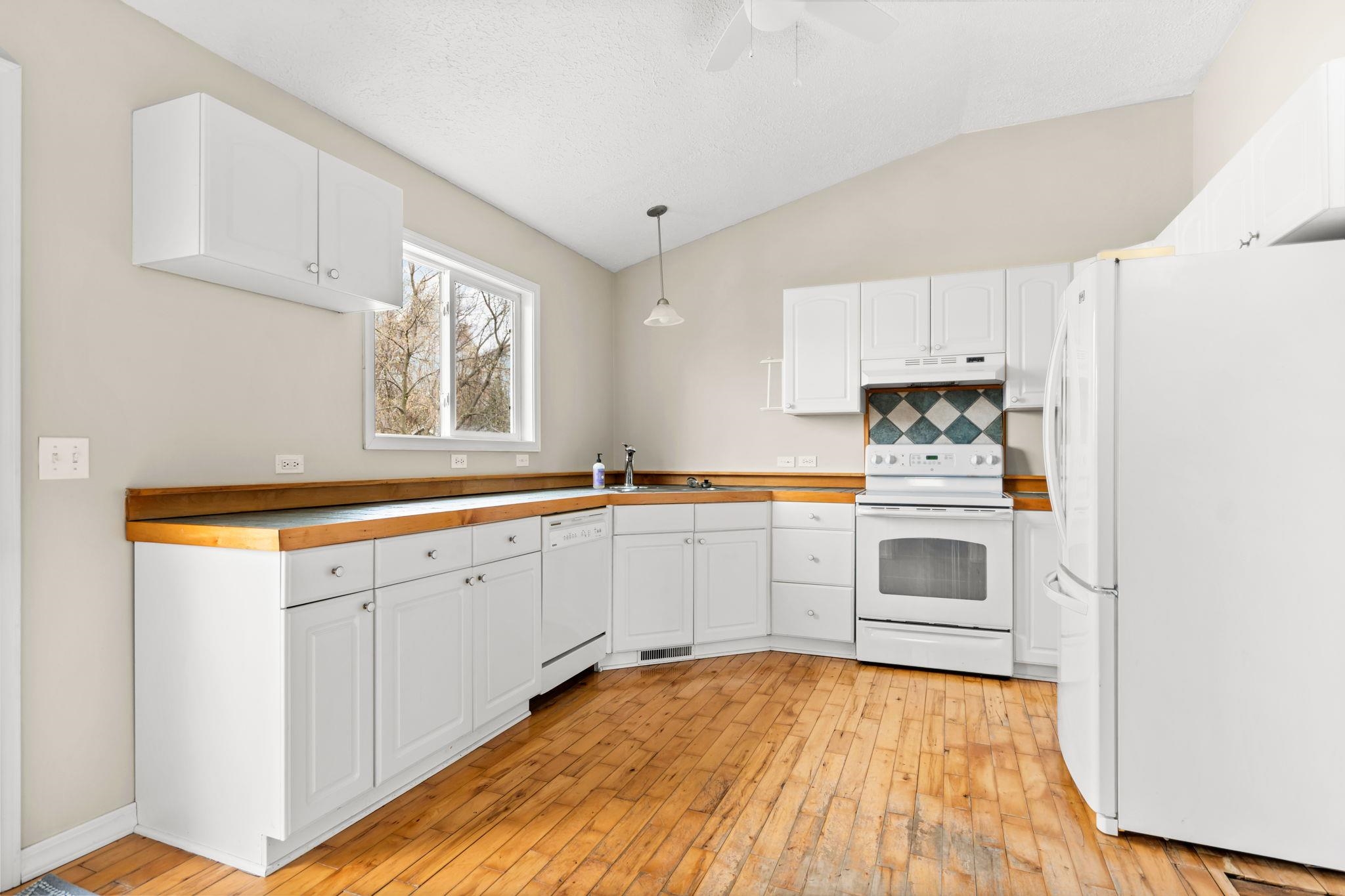 117 Rivershore Drive Elk Rapids, MI 49629 - Photo 20 of 51