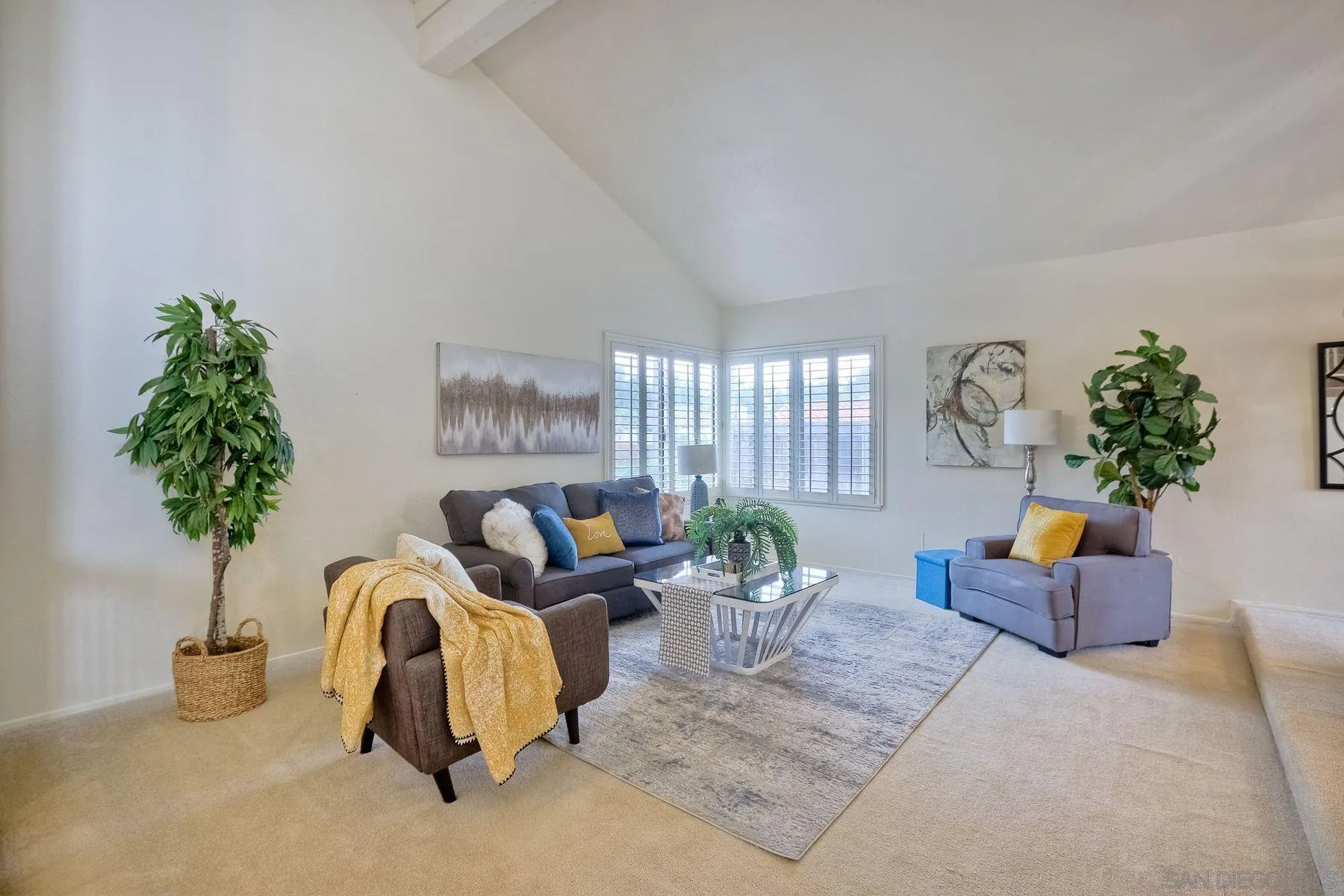17834 St Andrews Drive Poway, CA 92064 - Photo 4 of 38 a living room with furniture potted plant and a window