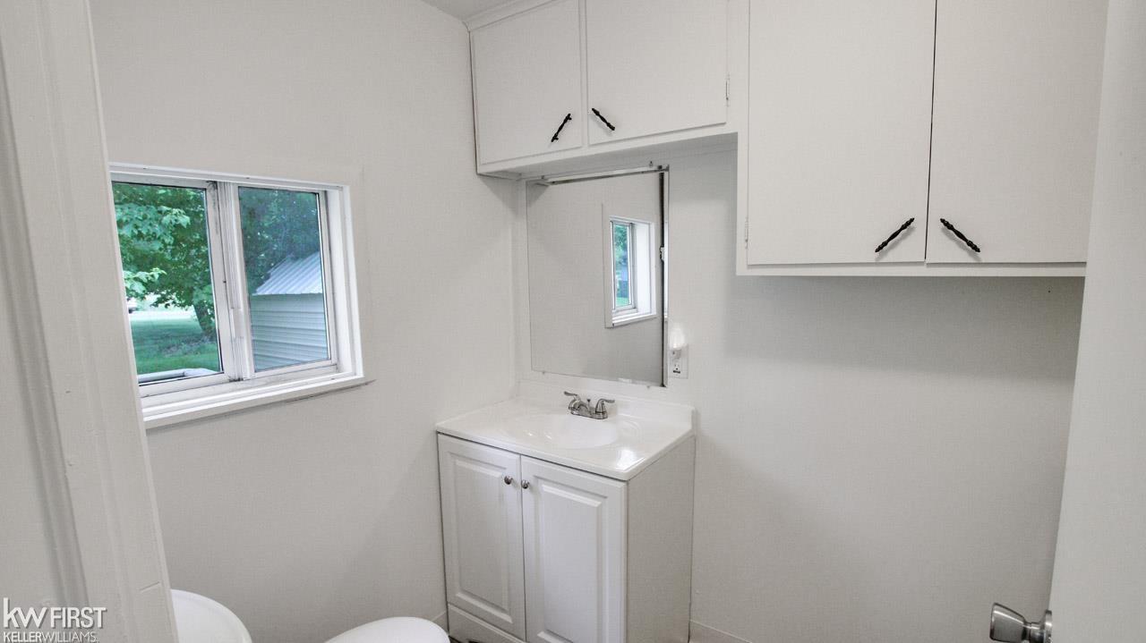2128 Utley Road Flint, MI 48507 - Photo 11 of 20