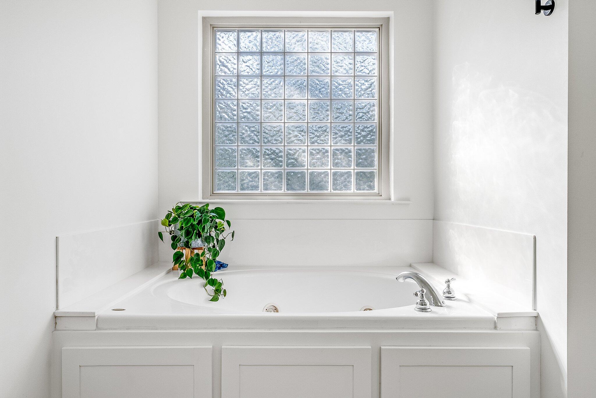 80 South 7th Street Santa Rosa Beach, FL 32459 - Photo 19 of 53 Garden Tub, great natural light