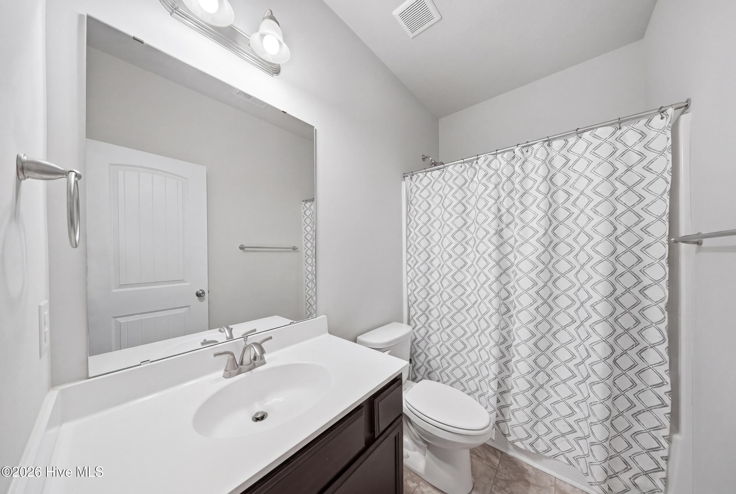 417 Old Stage Road Richlands, NC 28574 - Photo 23 of 30 36_hallway bathroom