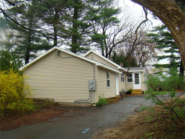 28 Ridgeway Street Westfield, MA 01085 - Photo 3 of 25 Gallery Image 3