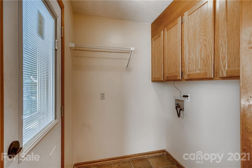 619 Breckenridge Road Kannapolis, NC 28083 - Photo 25 of 33 a view of a closet