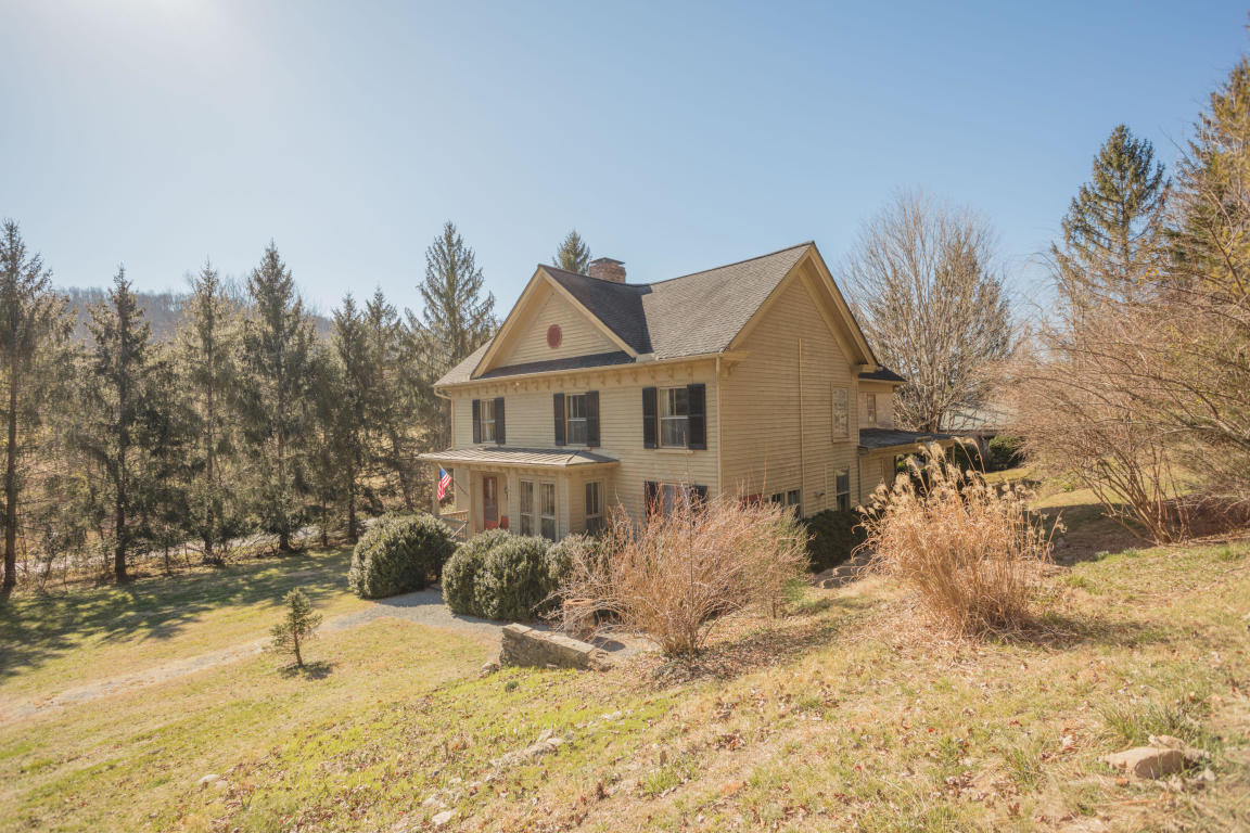 822 Turnpike Road Lexington, VA 24450 - Photo 7 of 61 7